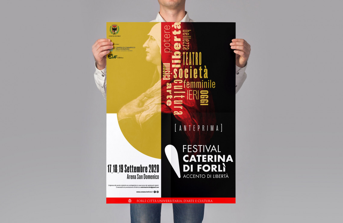 313_big_Man Holding Poster Mockup PSD